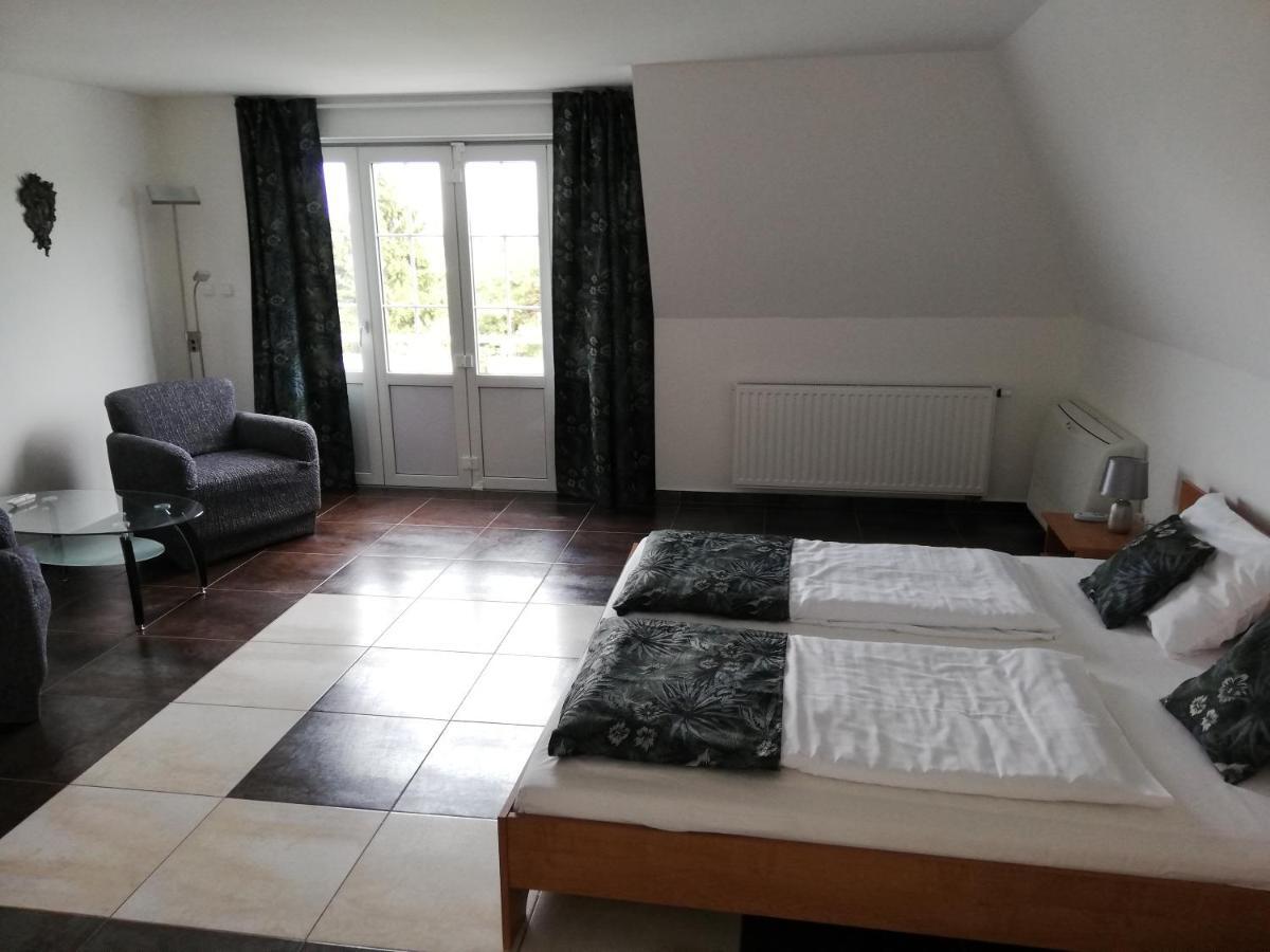 Villa Pelso Balatongyörök Extérieur photo